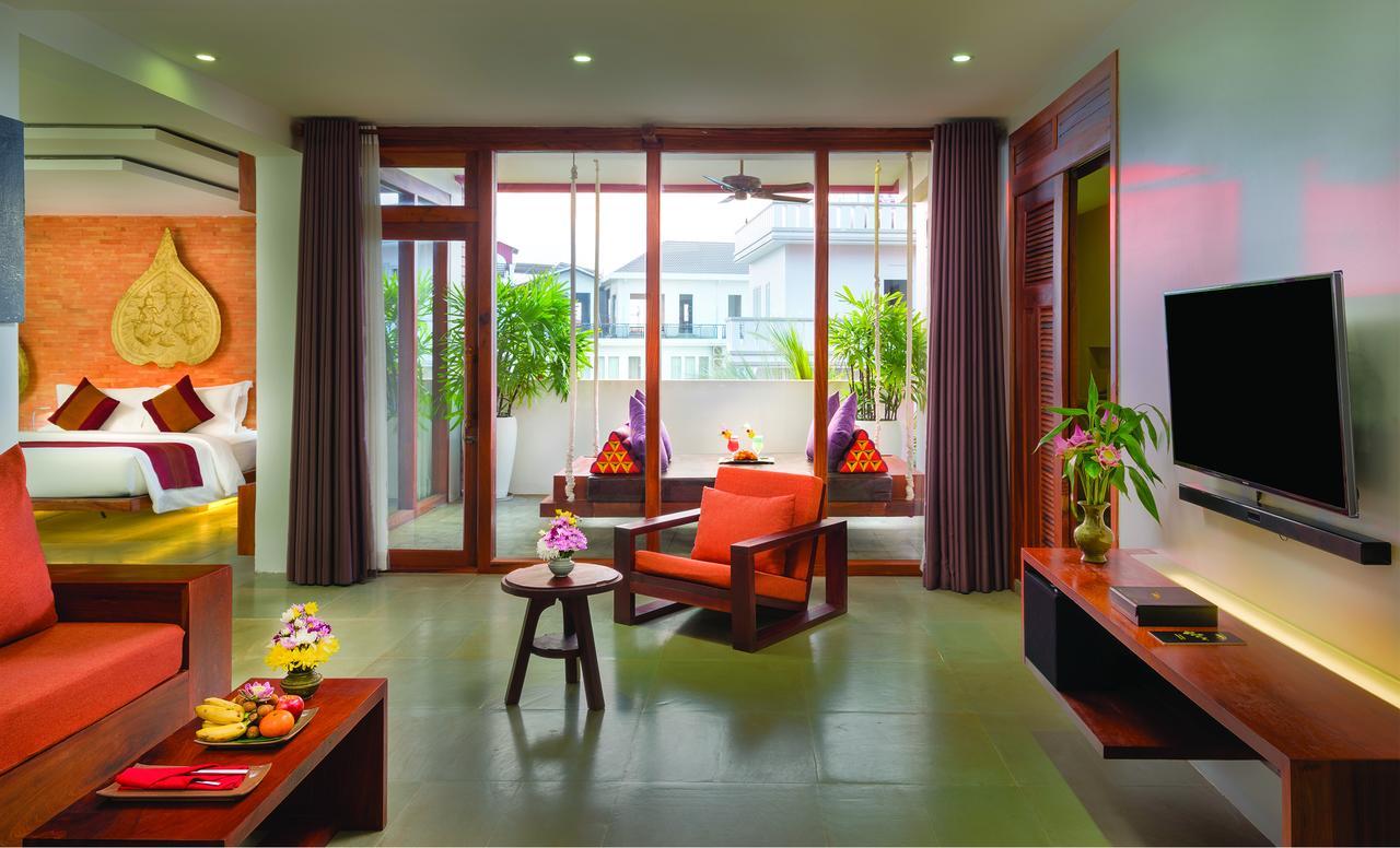 Golden Temple Residence Сиемрип Экстерьер фото A suite at the hotel