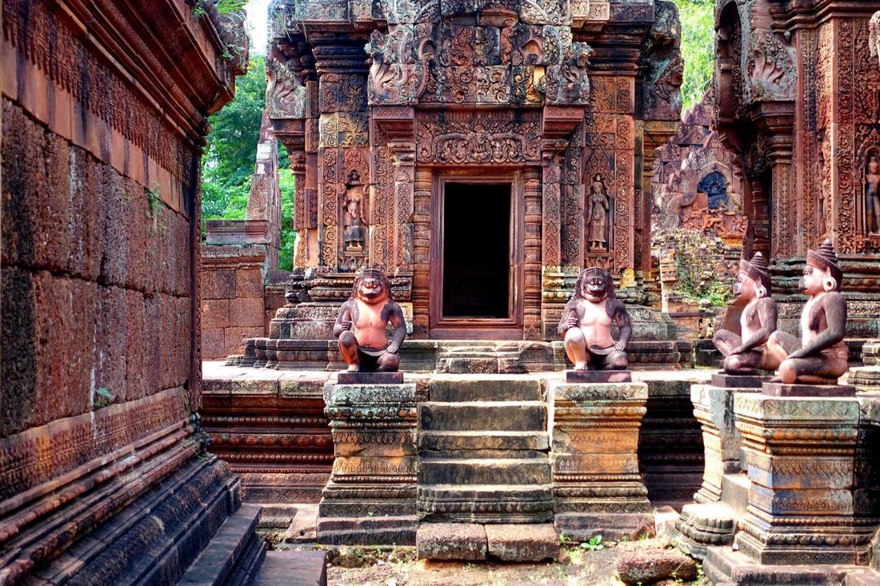 Golden Temple Residence Сиемрип Экстерьер фото The temple of Wat Ek Phnom